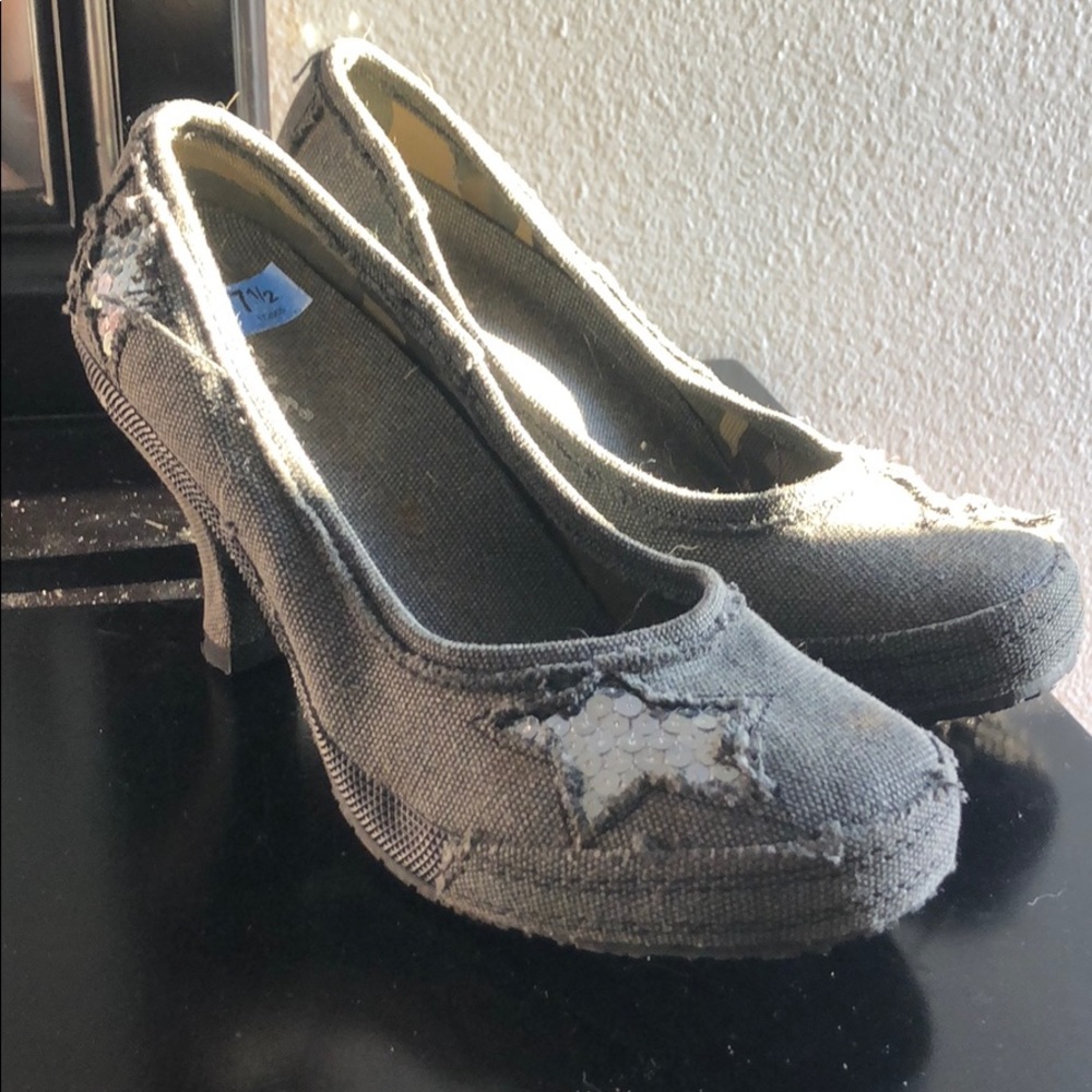 Rebels- heels